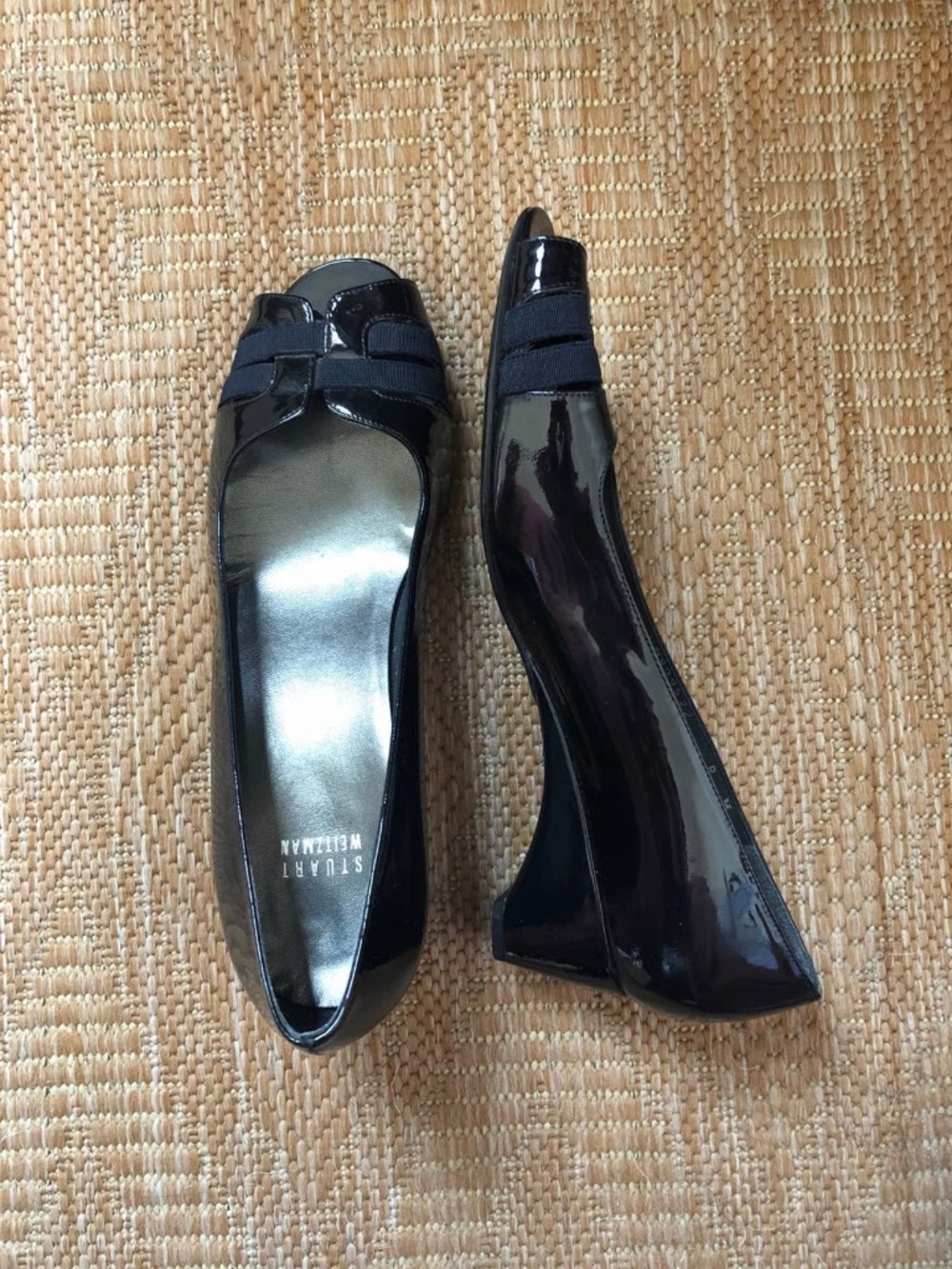 Stuart Weitzman Kitten Heel Wedge Size 8 Navy Patent Leather Peep Toe Shoes